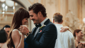 Amores Materialista critica